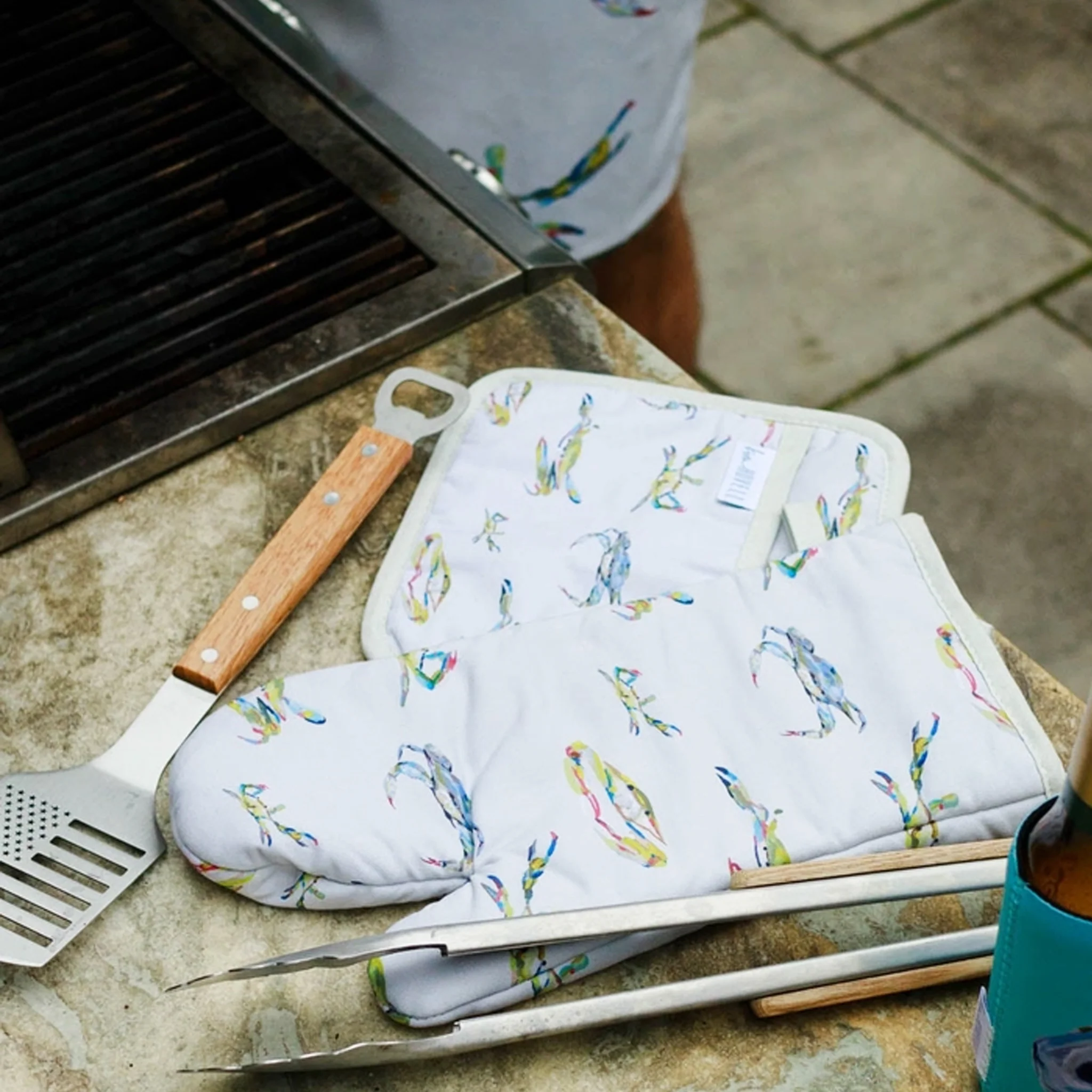 Bay Blues Multi Crab Oven Mitt - Image 4